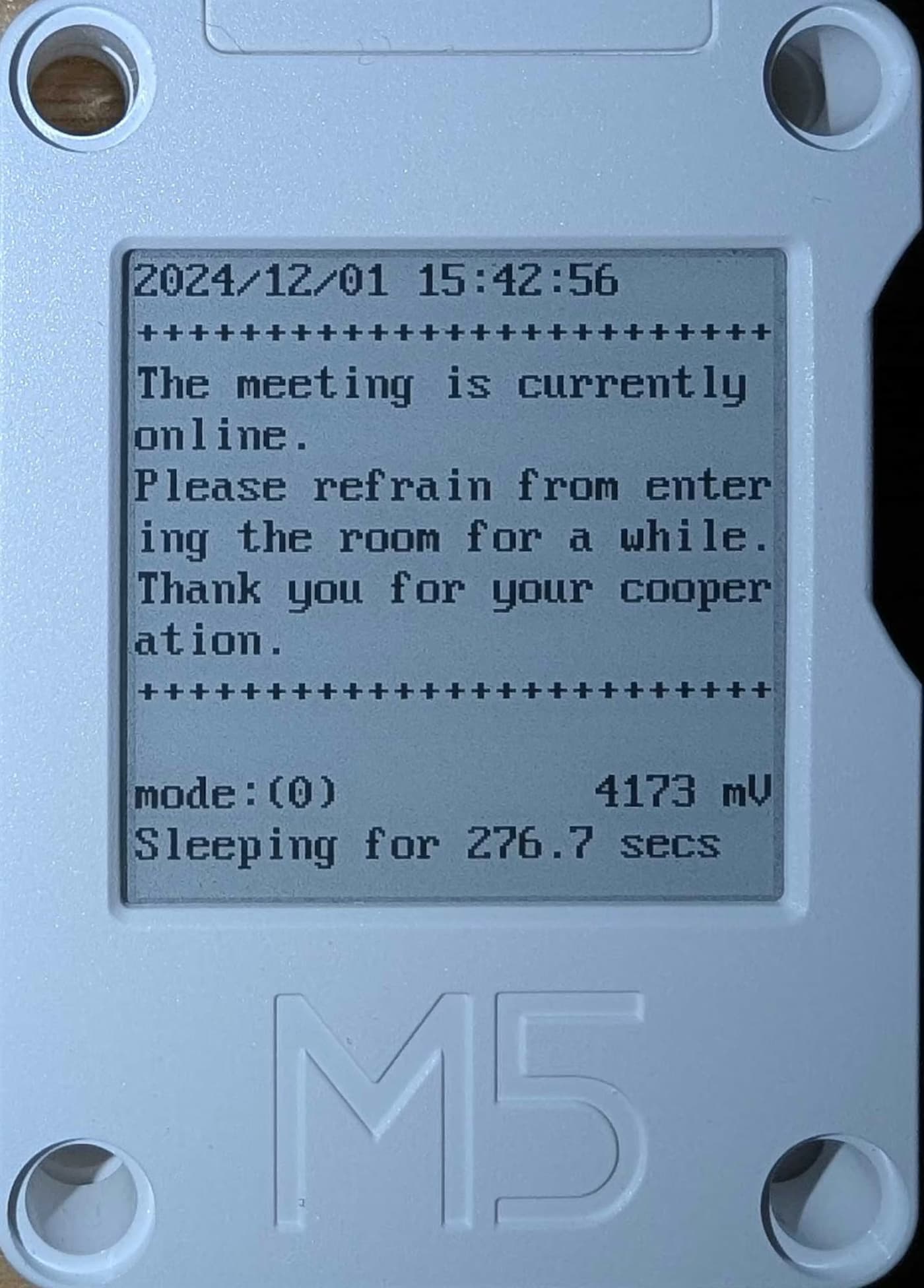 M5CoreInk 改良版『会議中』のステータスを自動表示する仕組みのプロジェクト画像